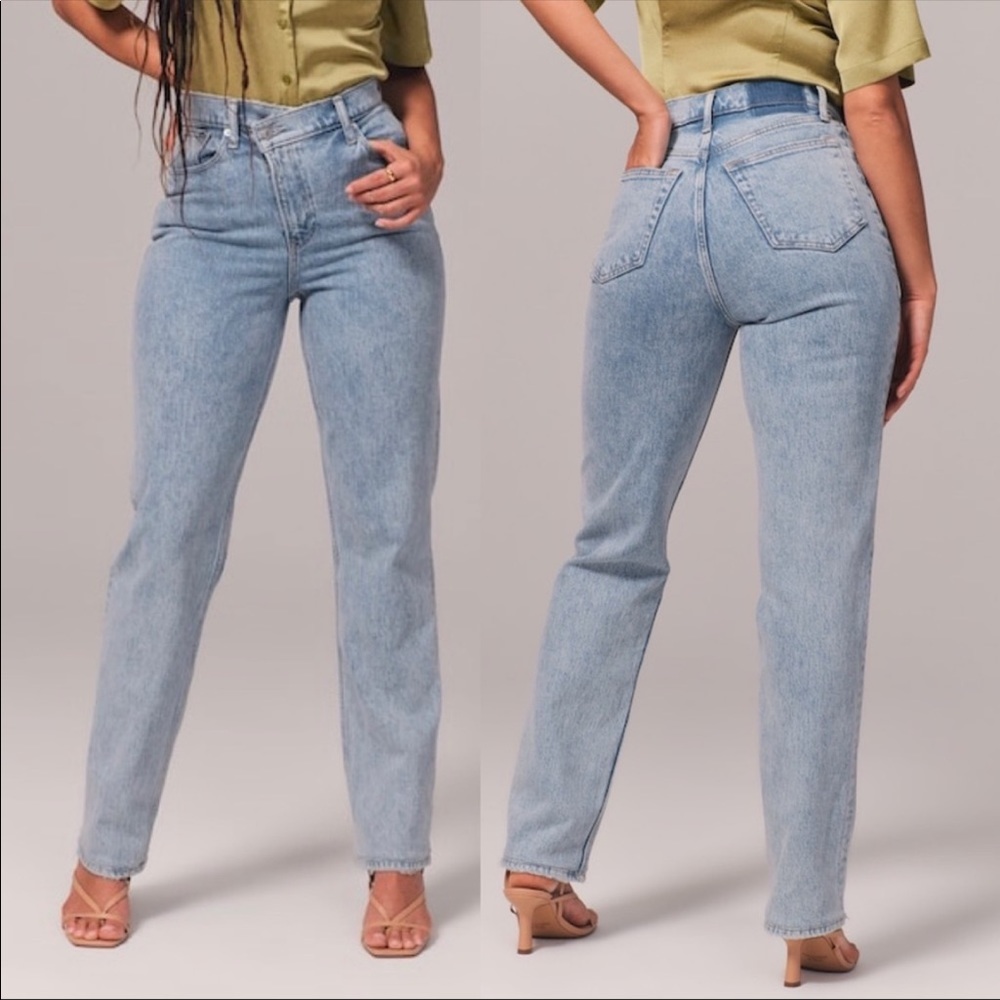 Abercrombie & Fitch Curve Love Ultra High Rise 90s Straight Jean